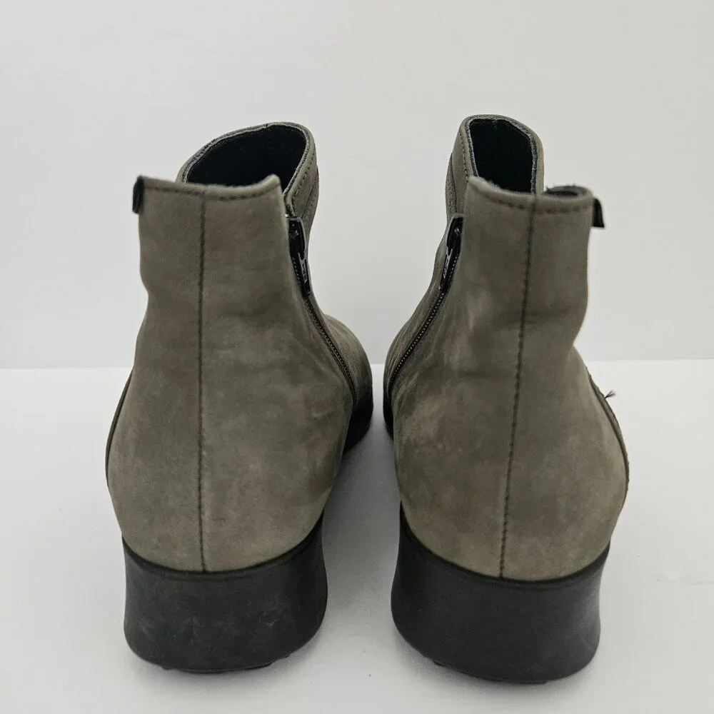Mephisto Women's Margaux Boot in Muted Green Gray Suede Size 6